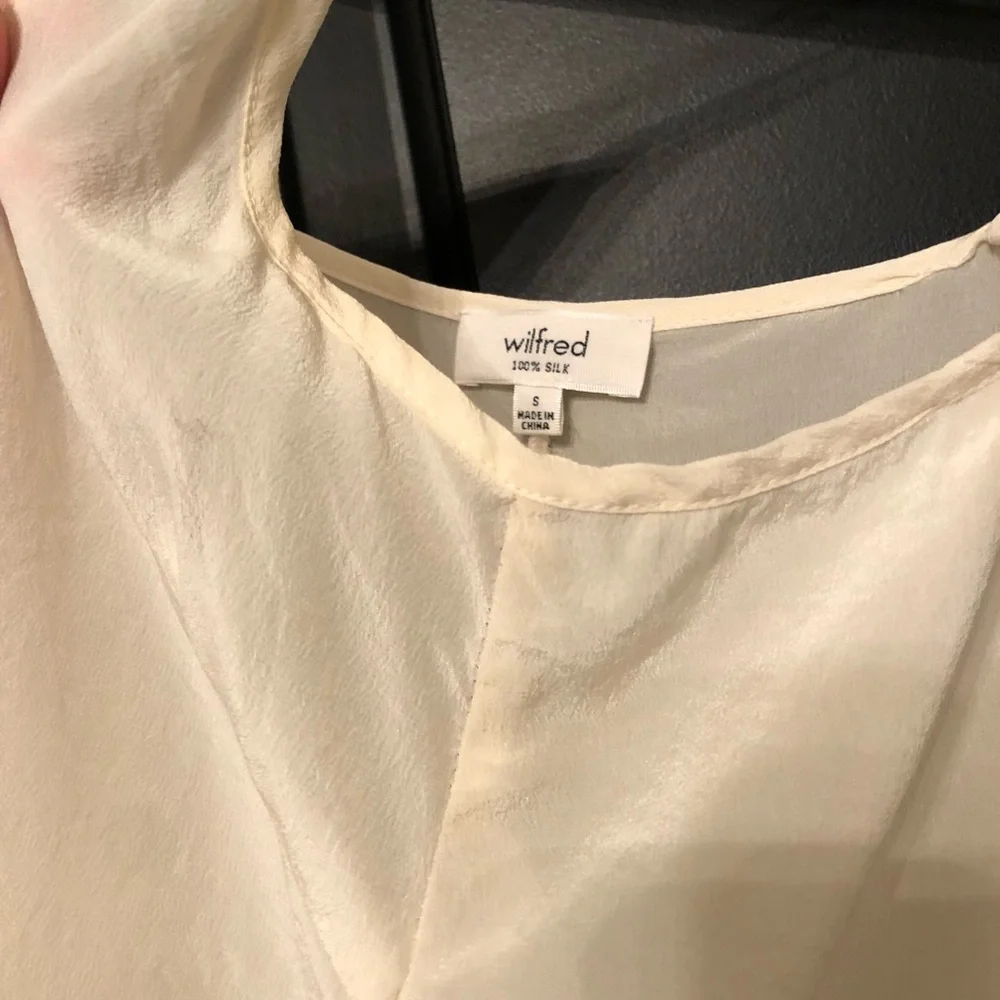 SOLD -Wilfred 100% Silk Top - Picture 6 of 10
